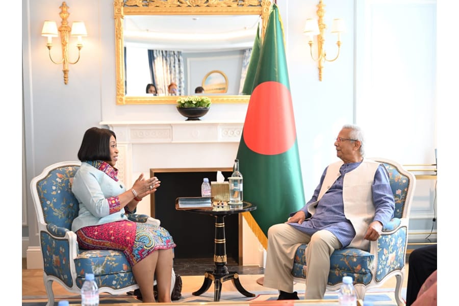 UK parliamentarians meet Yunus in London