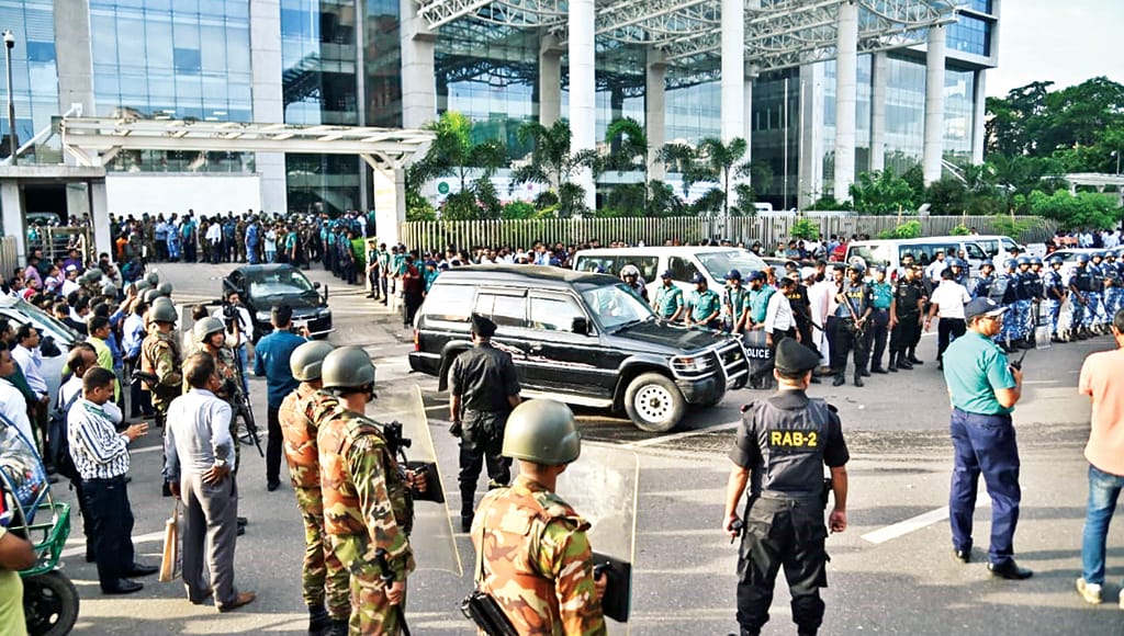 Govt to hold talks with protesting NBR officials on Tuesday