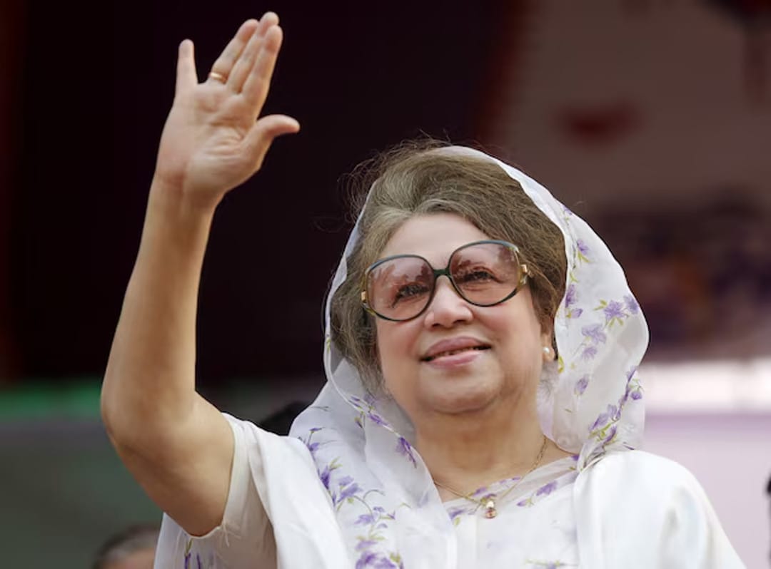 Khaleda Zia being taken to Evercare Hospital after sudden health complications