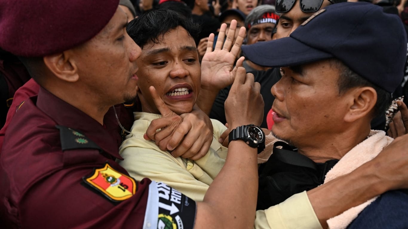 Malaysians protest rising living costs, 'lack of reform'