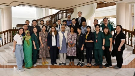 Yunus thanks foreign medical teams for treating plane crash victims