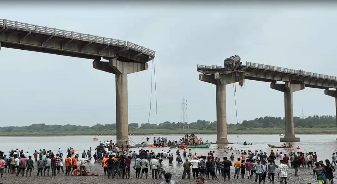 Bridge collapse kills 9 in India's Gujarat state