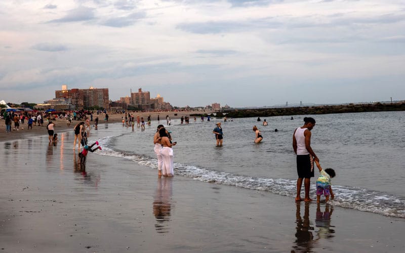 Extreme heat wave in triple digits grips northeastern U.S: Alerts issued