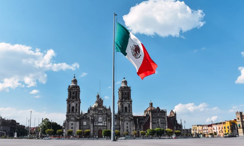 32 bodies found in clandestine graves in central Mexico