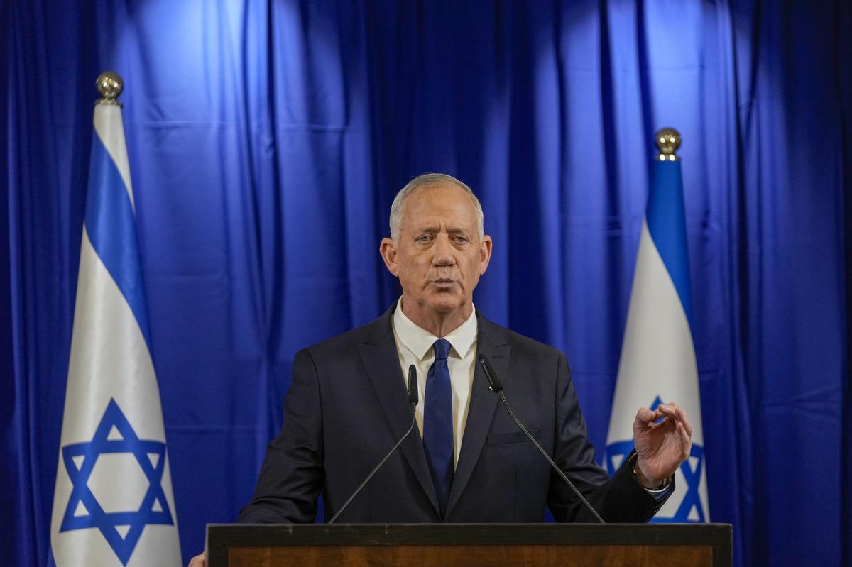 Netanyahu rival offers political truce to help secure Gaza hostage deal