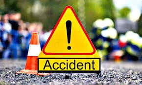 Three killed as car crashes on Dhaka-Mawa Expressway
