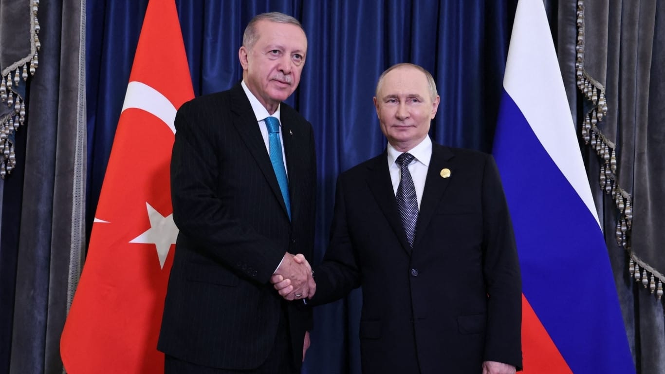 Putin meets Erdogan, praises Turkey's mediation efforts on Ukraine