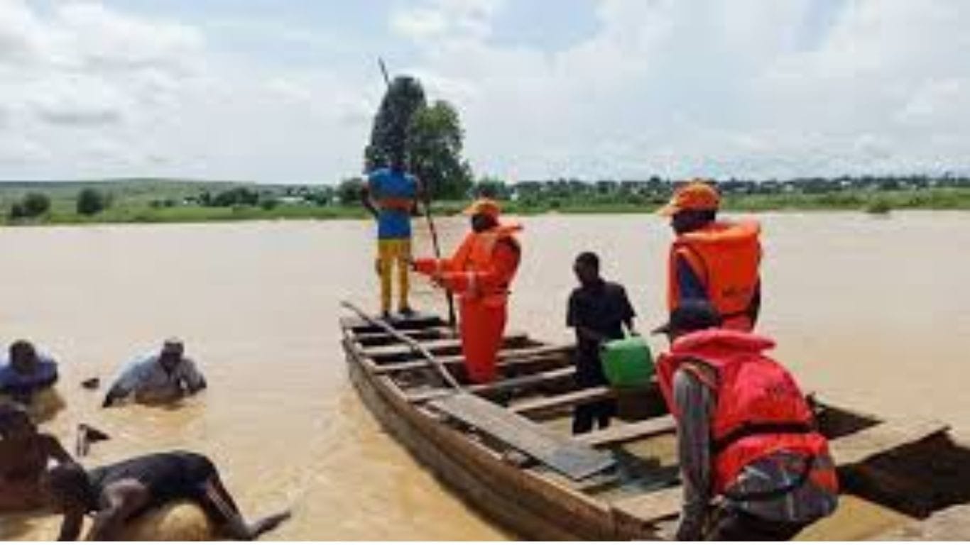 60 dead after boat sinks in Nigeria
