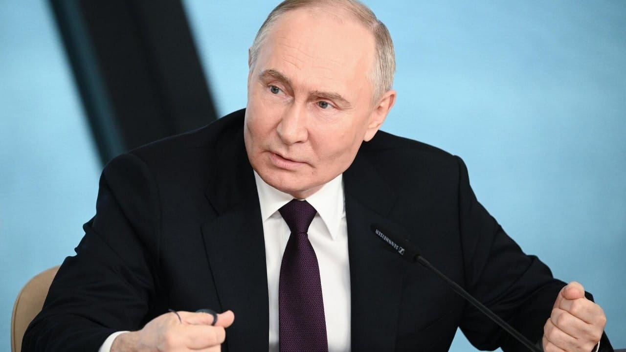 Putin threatens to target any Western troops in Ukraine