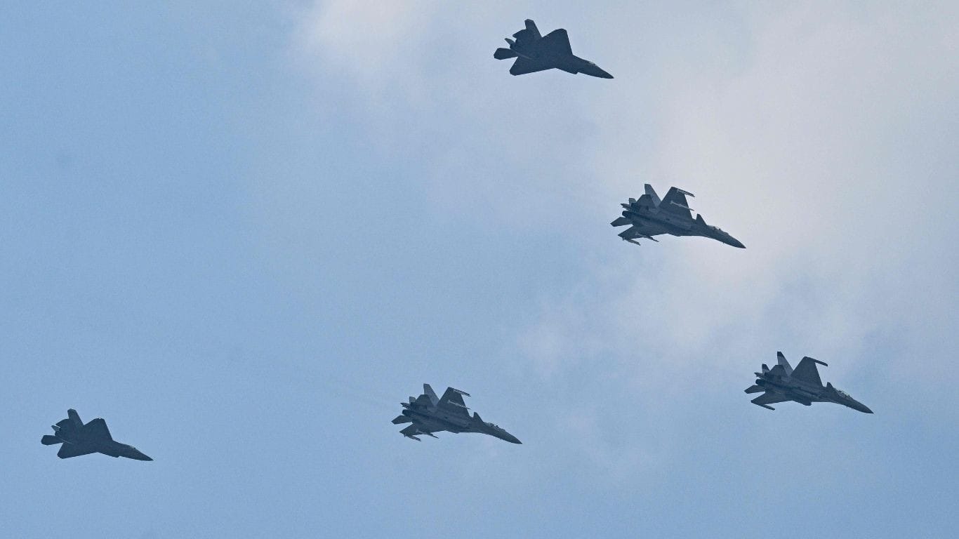 London arms show opens under Israel cloud