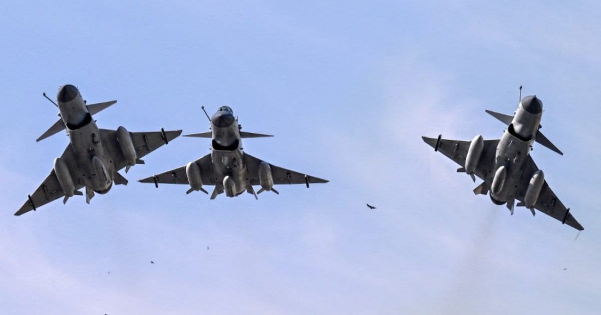 Air raid kills 23 in Pakistan border region